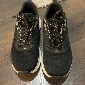 Skechers Black Sneakers with gold Accents size 8